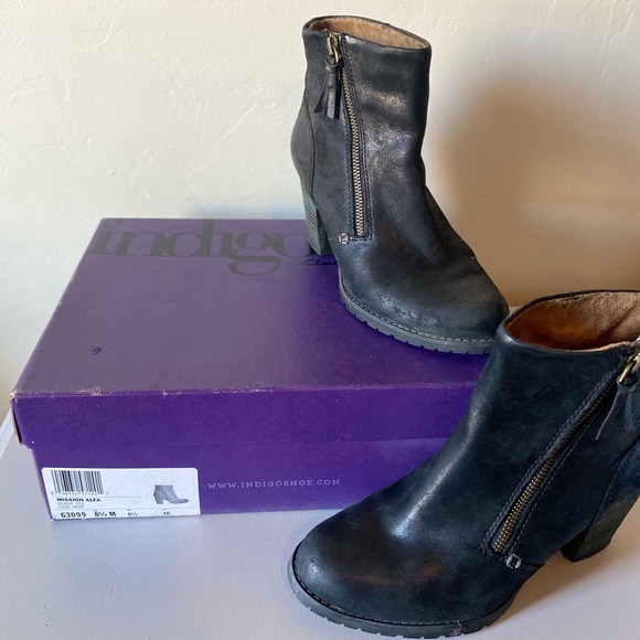 Mission Alfa Black Booties with Zipper - Picture 2 of 7